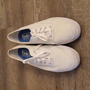 Keds Triple Sneaker Size 8.5